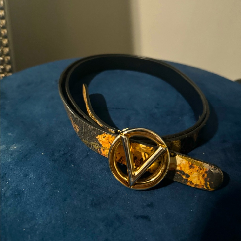 Authentic Women’s Valentino Belt Size L